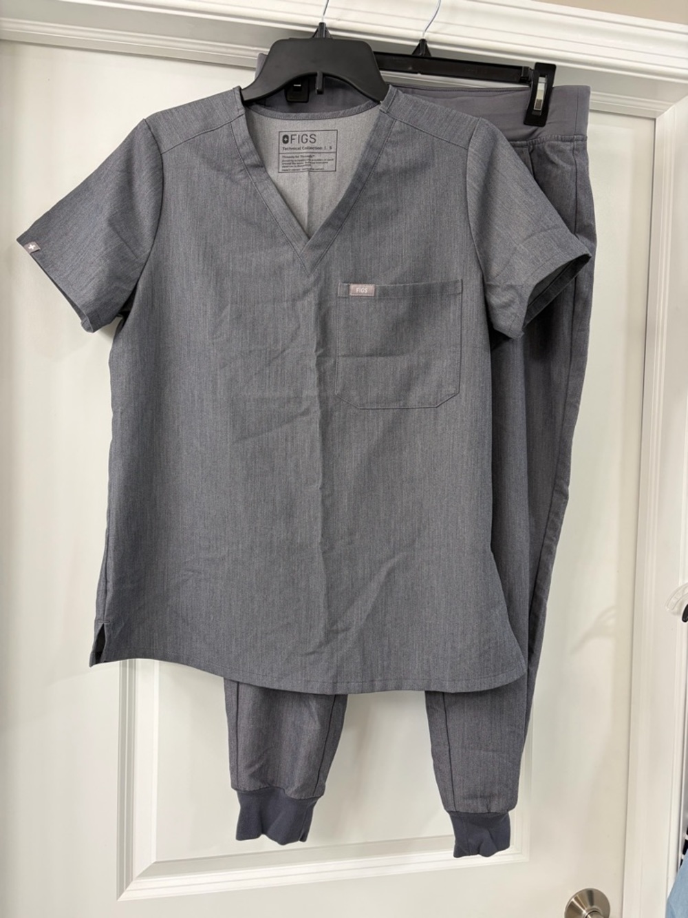 Figs graphite scrub set size Small - Picture 2 of 16